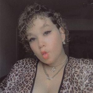 Meet your Posher, Thalia